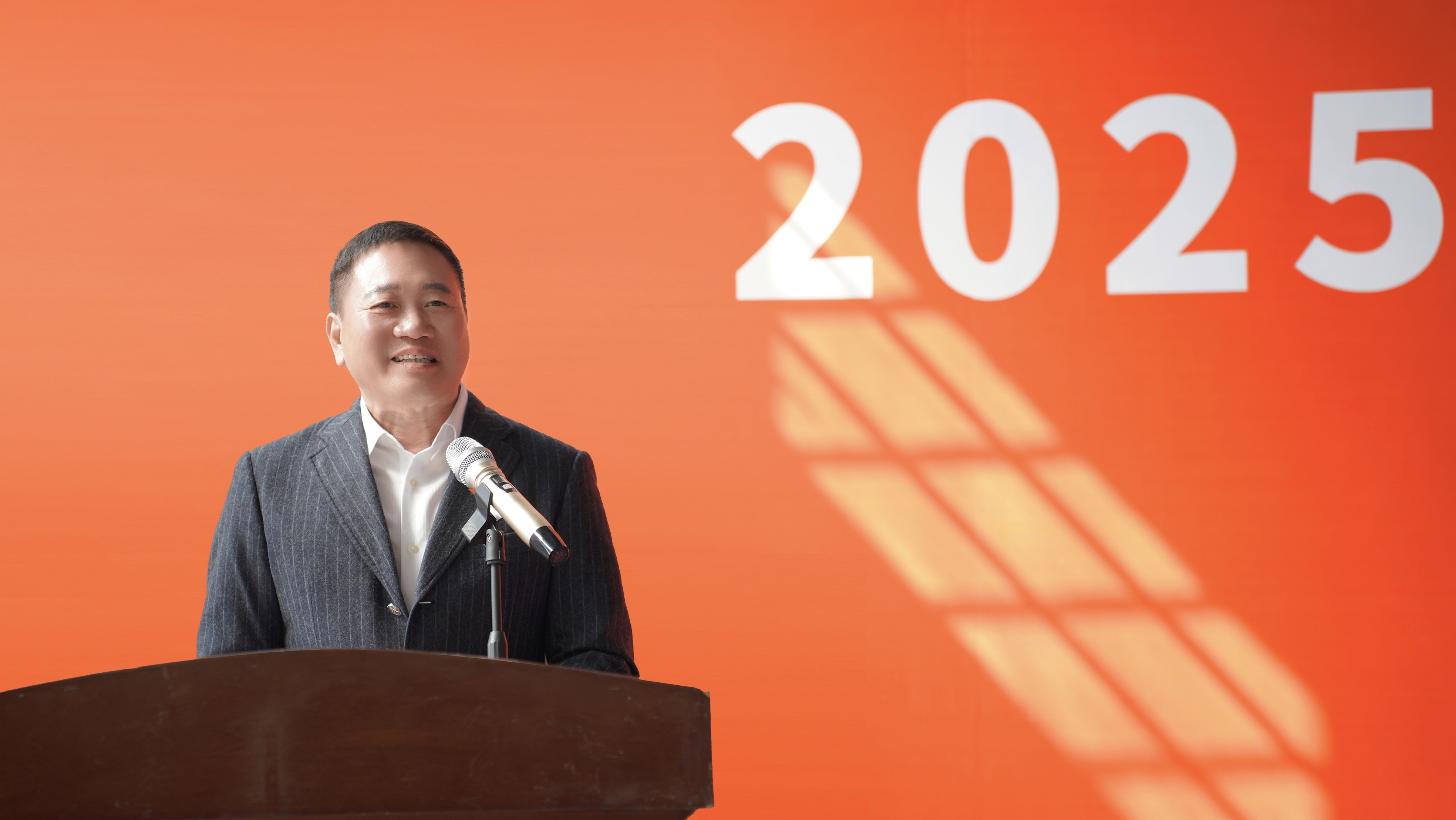 萬眾城集團 2025 年誓師大會圓滿舉行，共啟奮進新征程